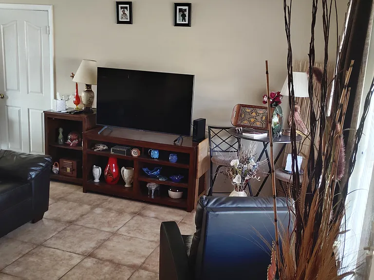 1751 Kenilworth Dr — Photo 9