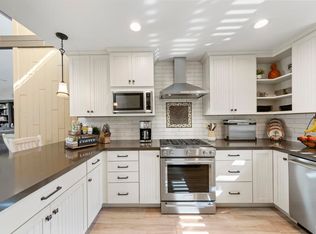 111 Juan Cir, Palm Desert, CA 92260