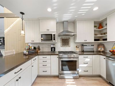 111 Juan Cir, Palm Desert, CA, 92260