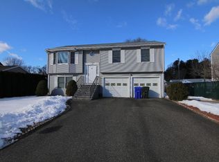 70 Winterset Dr, Springfield, MA 01129