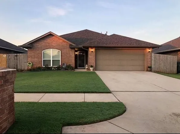 320 Tecumseh Meadows Dr, Norman, OK 73069