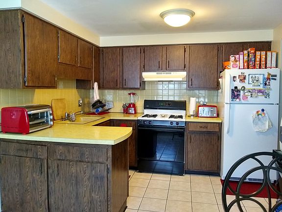 2nd image of 3039 N Harlem Ave #3