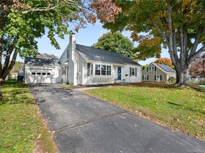 8 8th Ave, Waterford, CT, 06385