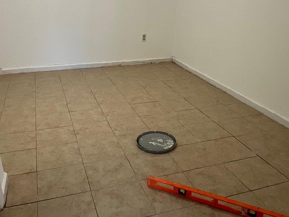 2nd image of 4835 Wilder Ave #B1