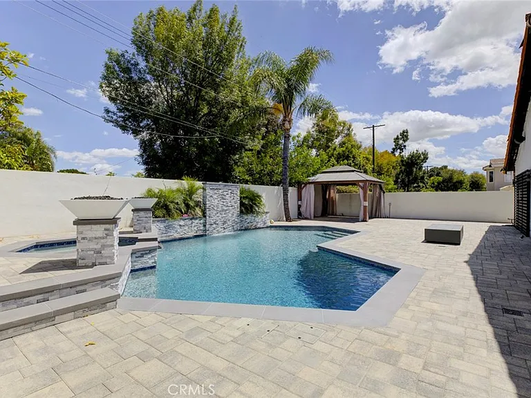 9450 Tampa Ave — Photo 60