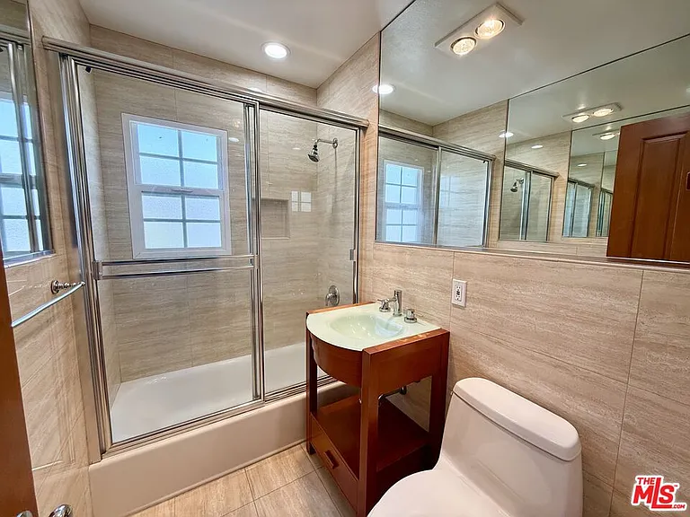 9667 W Olympic Blvd — Photo 11