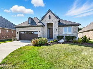 24530 Pinnacle Cir #25, South Lyon, MI 48178