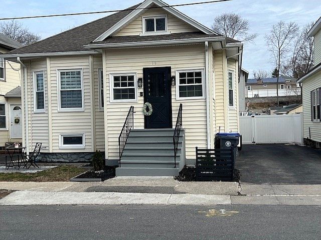 1st image of 13 Caswell Ave
