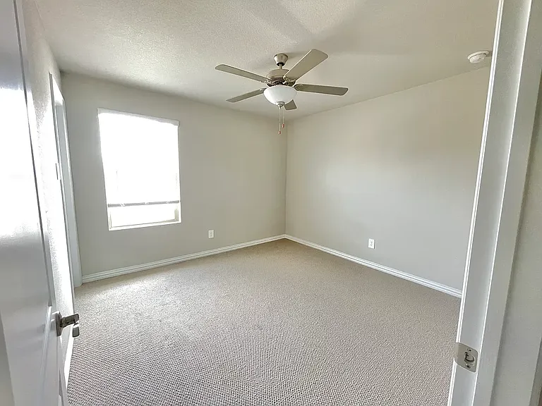 2624 Wellington Ln — Photo 7