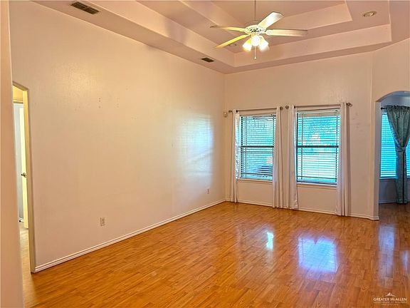 5th image of 5707 El Bosque Dr