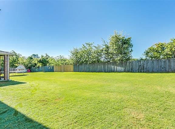 4th image of 732 Stribling Dr
