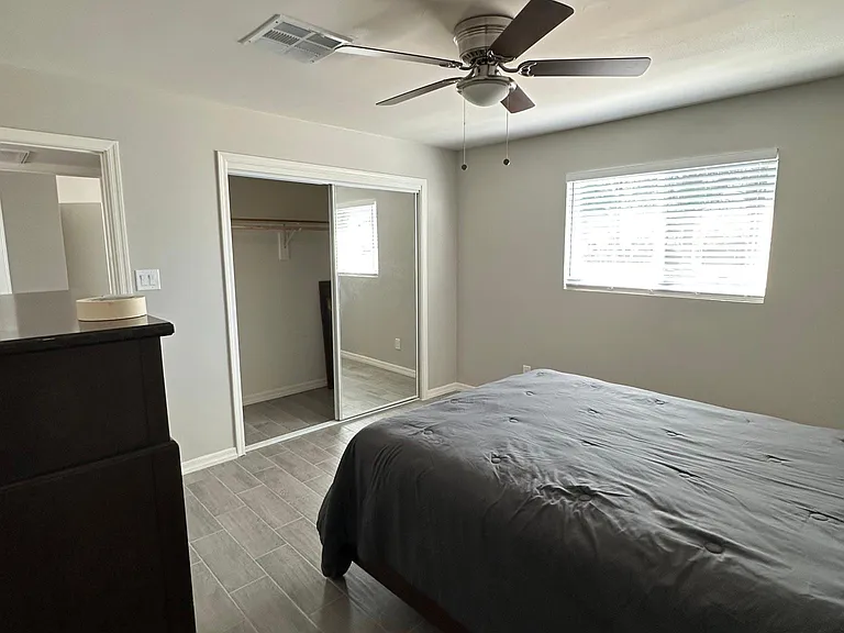 616 W 17th Pl — Photo 11