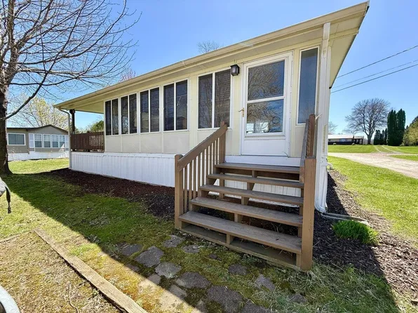 15 Whites Lane #Ave B, Grand Isle, VT 05458