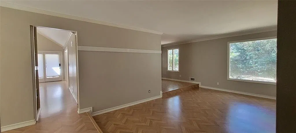 3 bed, 2.0 bath, 2157 sqft, $2,900 — Photo 3