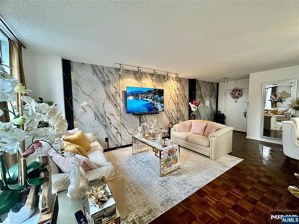 1st image of 160 Overlook Ave APT 2D