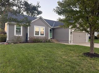 532 W Martin St, Edgerton, KS 66021