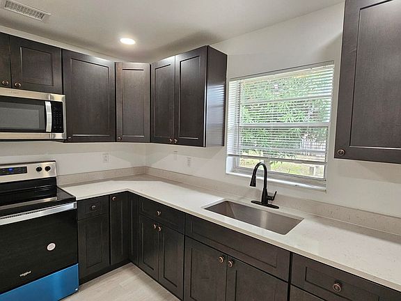 4th image of 4868 Badger Ave #4872