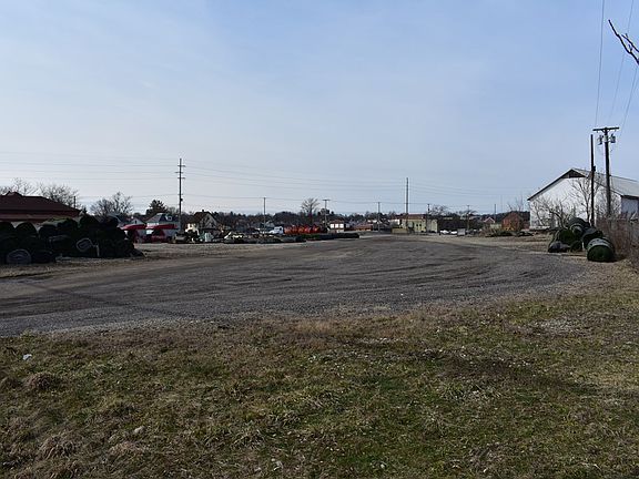 3rd image of 268 E 4th St
