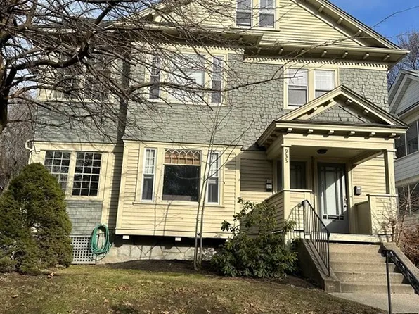 933 Pleasant St, Worcester, MA 01602