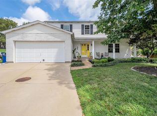 8302 Weber Trail Dr, Saint Louis, MO 63123