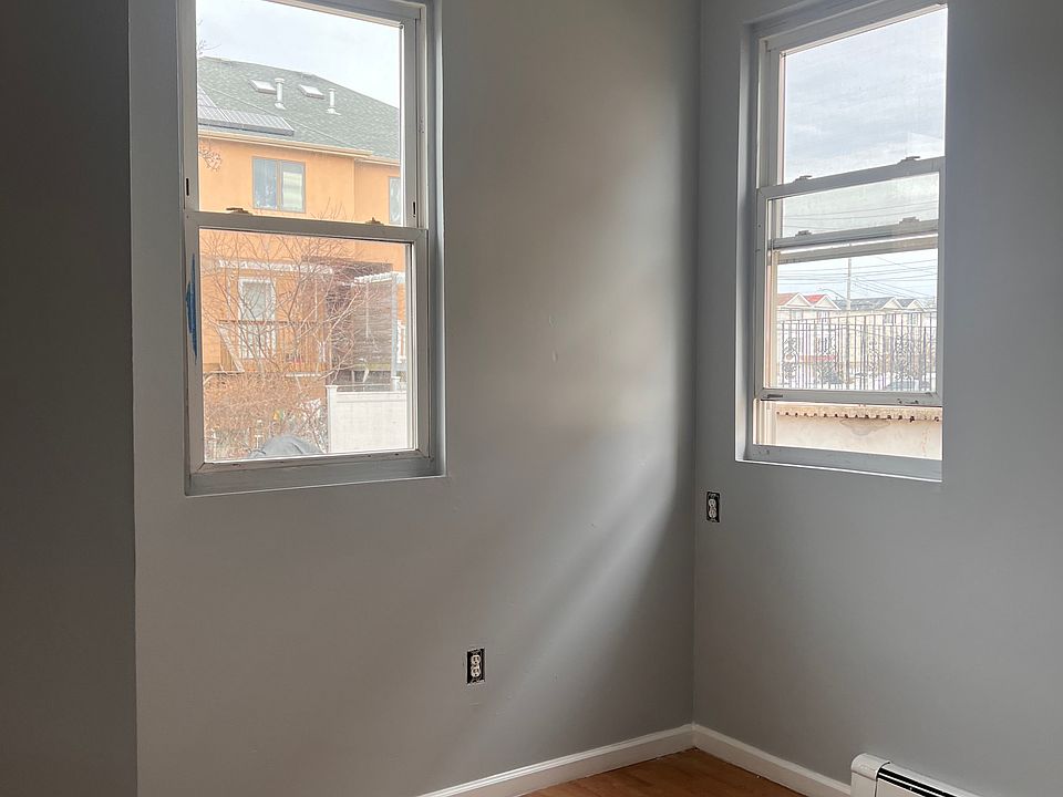 2nd image of 271 Sand Ln Floor 1