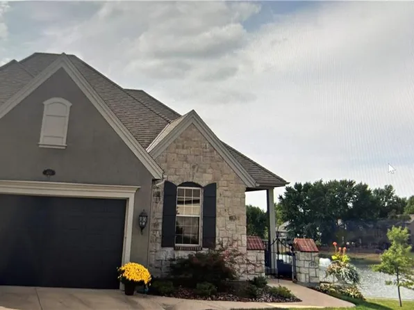 4220 SW Duck Pond Dr, Lees Summit, MO 64082