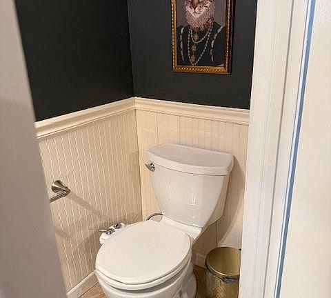 5th image of 7240 Woodmont Avenue #7240