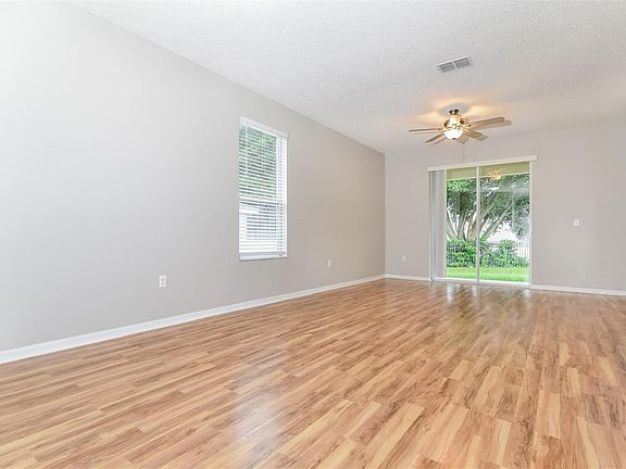 4th image of 416 E Idlewild Ave