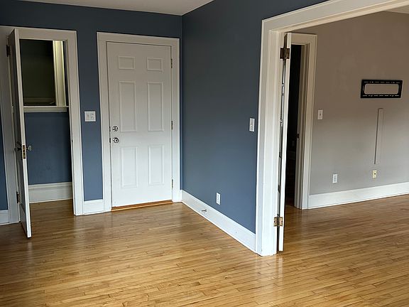 2nd image of 2419 4th St NE APT 2