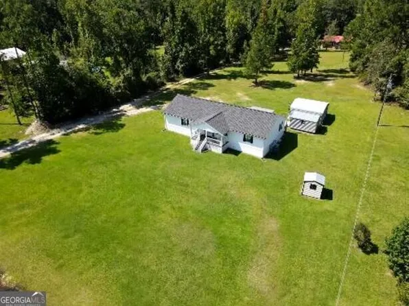 95 Meadow Rd, Swainsboro, GA 30401