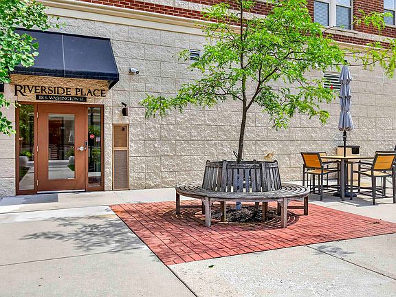 3rd image of 118 S Washington St #326A