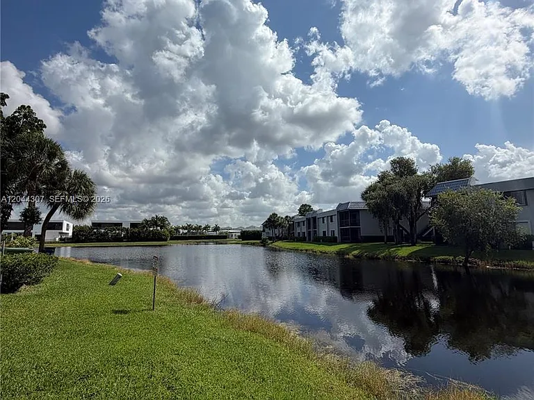 16619 Hemingway Dr — Photo 10