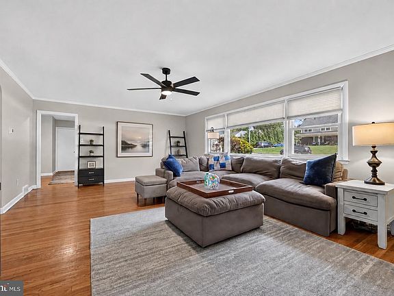 4th image of 422 Conard Dr