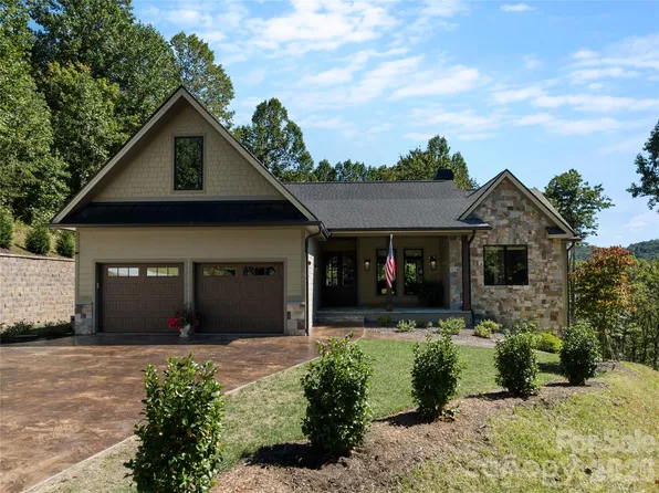 945 Somersby Pkwy, Laurel Park, NC 28739