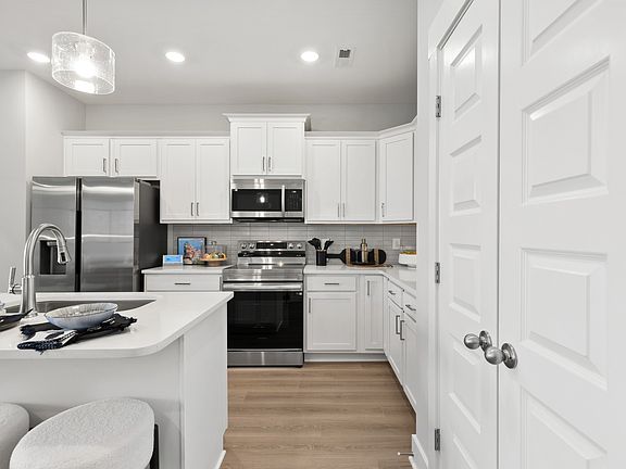 3rd image of 233 Glencrest Dr Lot 324