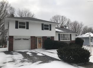 99 43rd St, Carbondale, PA 18407