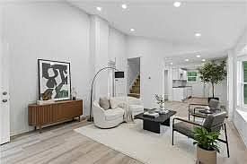 4th image of 4015 Myrtle Ave
