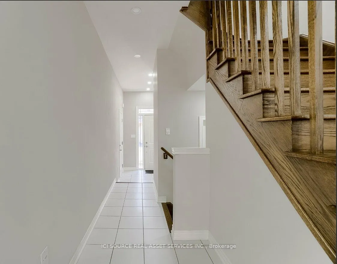 3 bed, $3,000 — Photo 2