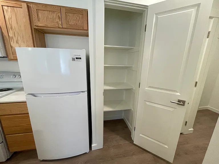 609 N Water St #201 — Photo 11