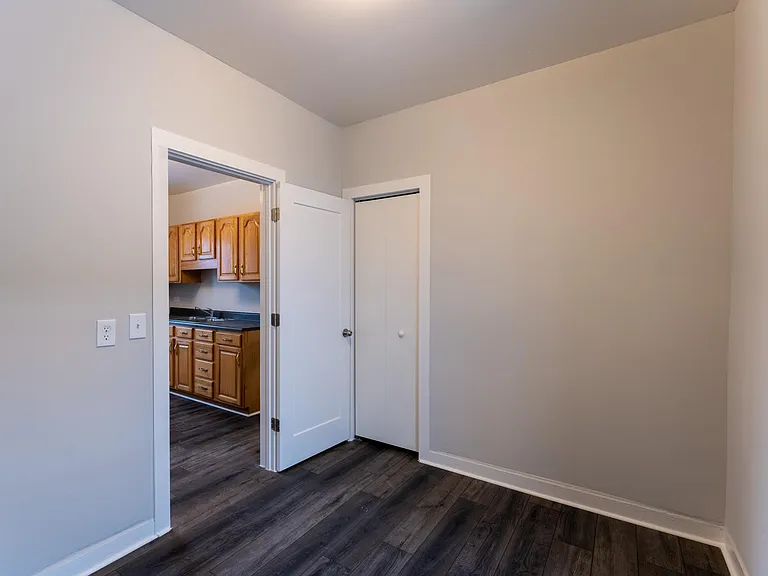 Bedroom 1 (Kitchen side)