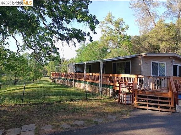 3rd image of 13904 Tuolumne Rd