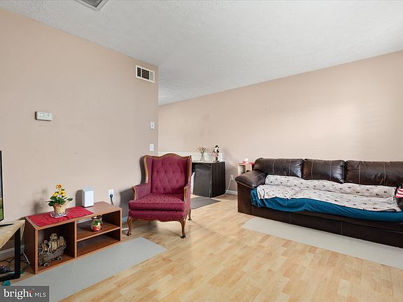 4th image of 315 Ash Hollow Dr