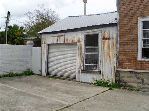2nd image of 3142 Calhoun St