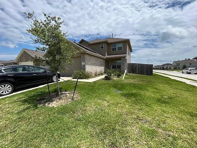4 bed, 2.5 bath, 1857 sqft, $2,800 — Photo 1