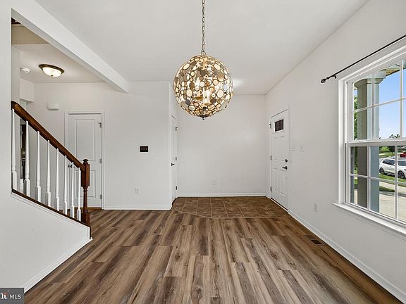 3rd image of 341 Tiger Lily Dr