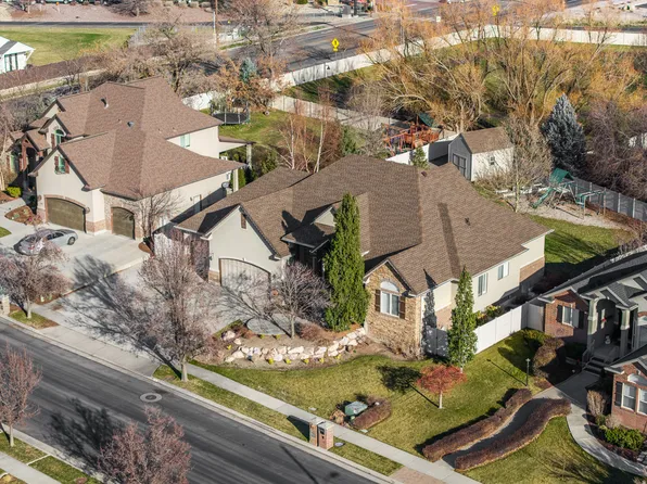 186 N Mountain Vistas Rd, Kaysville, UT 84037