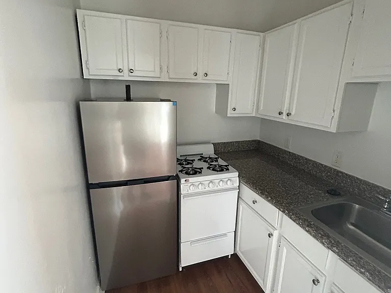 318 N. Mariposa Ave. — Photo 3