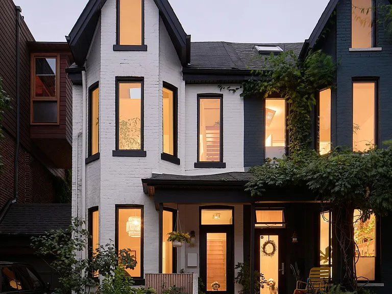 41 Henderson Ave #MAIN FLOOR — Photo 1