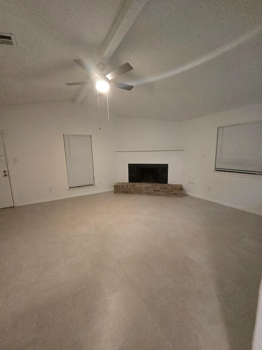 Building Photo - 506 Corvette Ln