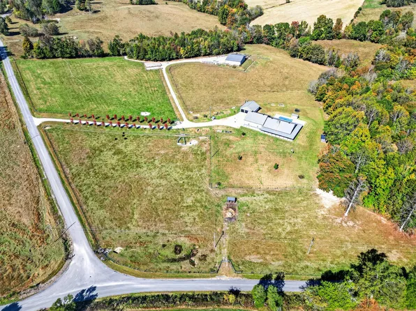 1120 Old Union Rd, Hilham, TN 38568